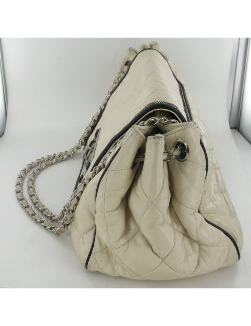 Sac cuir matelassé coquille d'oeuf CHANEL