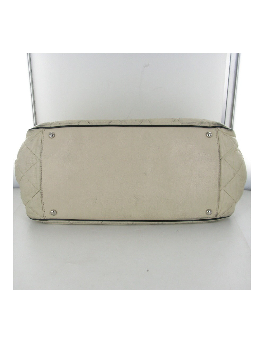 Sac cuir matelassé coquille d'oeuf CHANEL