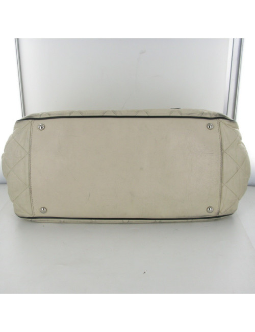 Sac cuir matelassé coquille d'oeuf CHANEL