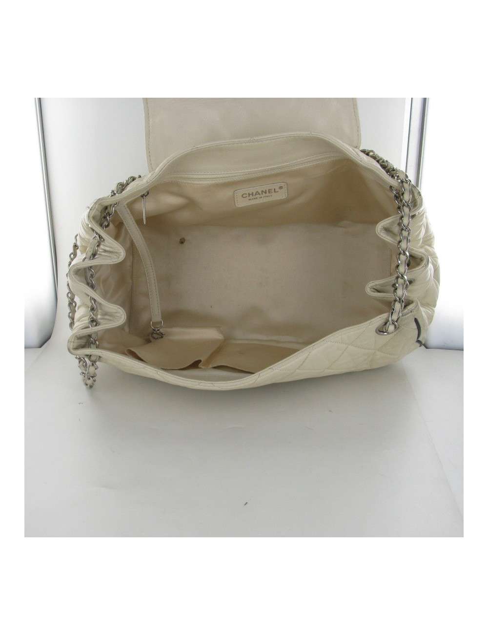 Sac cuir matelassé coquille d'oeuf CHANEL