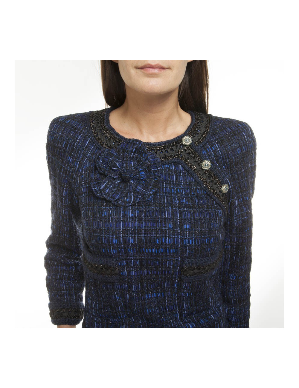 Robe CHANEL T38 "Paris-Shanghaï"en tweed bleu avec sa broche