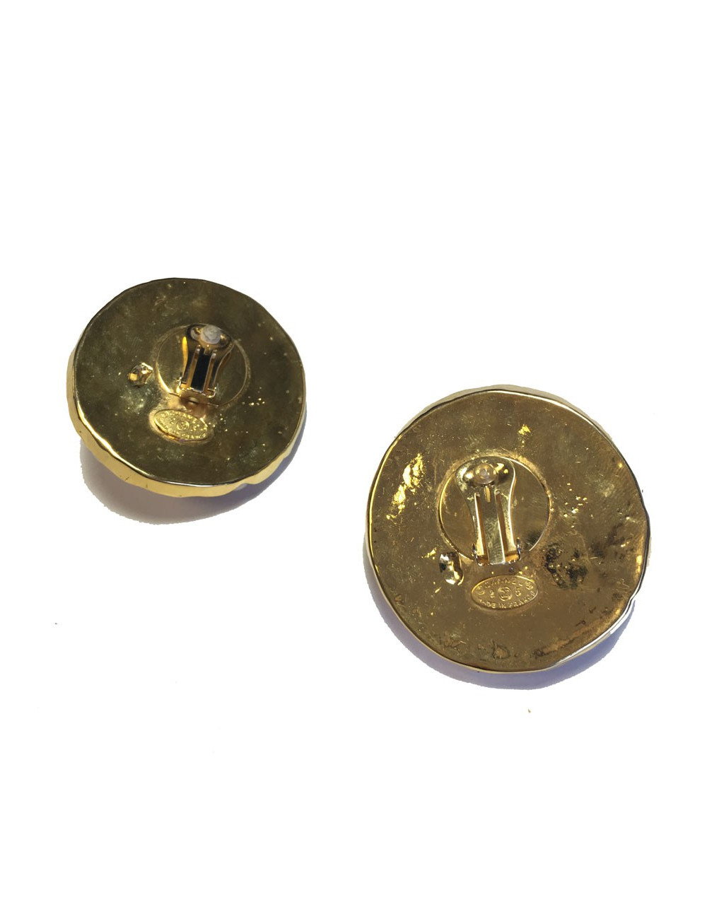 CHANEL Vintage Clip-on Earrings in Gilded Metal set with Pearls