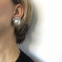 Boucles d'oreille clips CHANEL perles nacrées et brillants Vintage