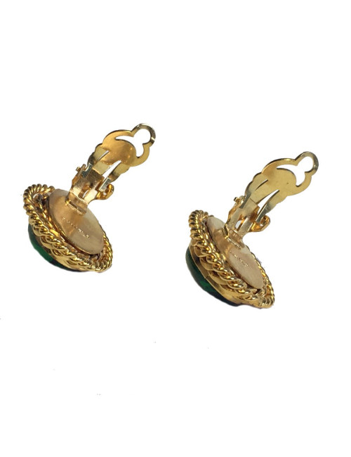 Boucles d'oreille clips CHANEL cabochon vert Vintage