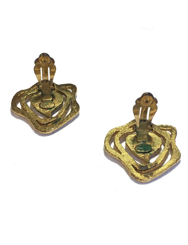 CHANEL Vintage clip-on earrings in gilt metal