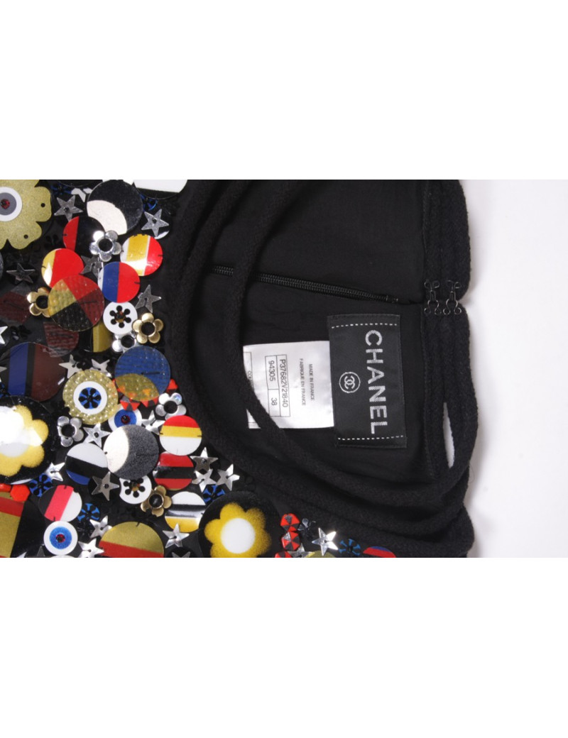 Robe CHANEL T 36 laine noir broderie drapeaux