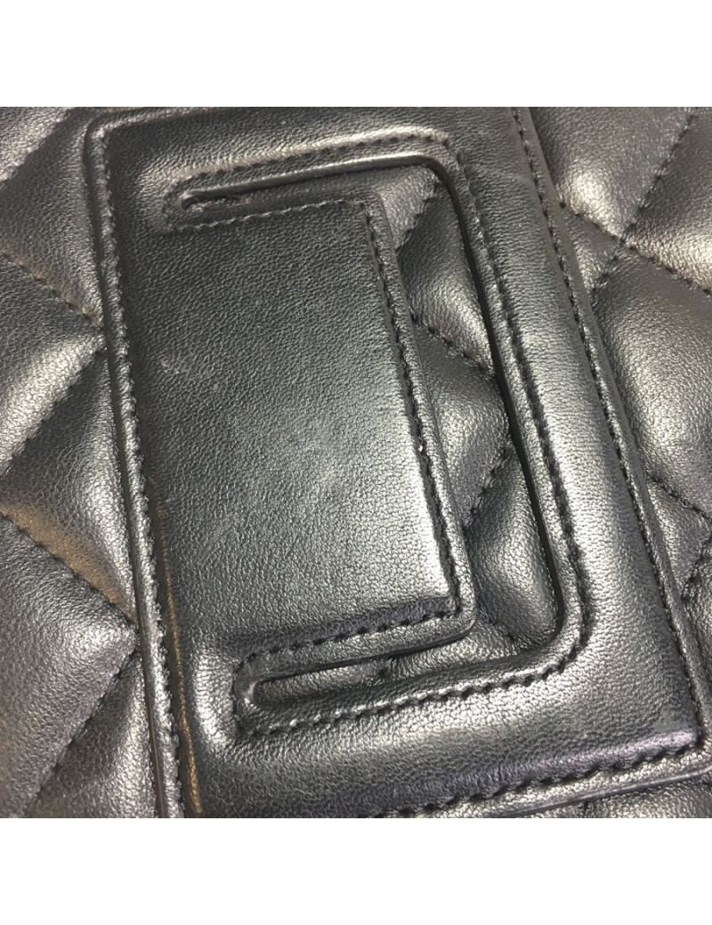 xxx Etui IPAD CHANEL en cuir matelassé noir