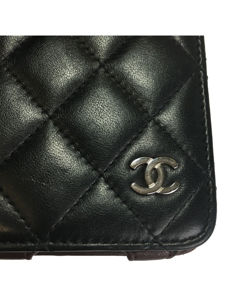 xxx Etui IPAD CHANEL en cuir matelassé noir