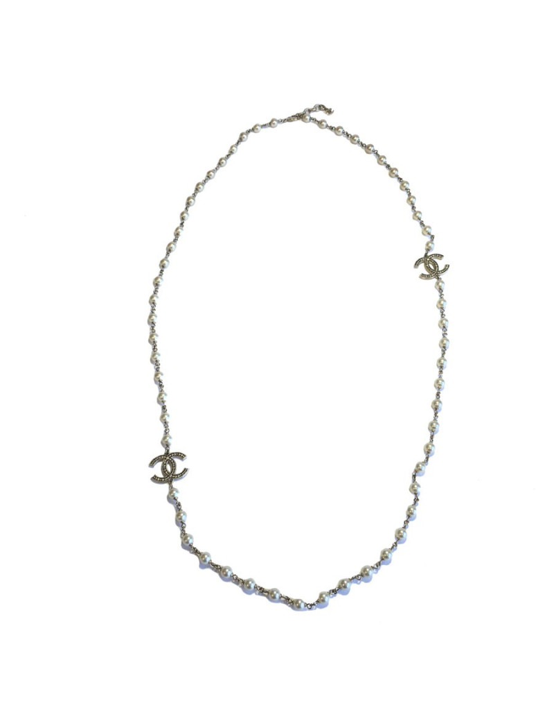 Sautoir CHANEL en perles nacrées et CC dorés
