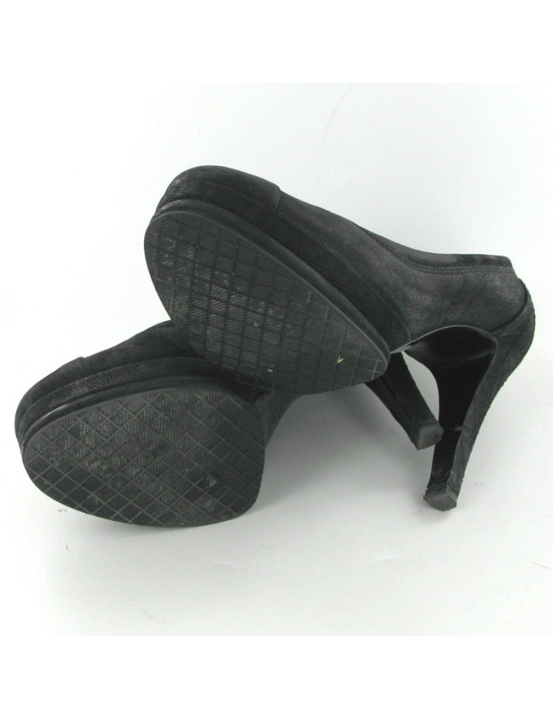 Escarpins cuir noir mâte T37 CHANEL