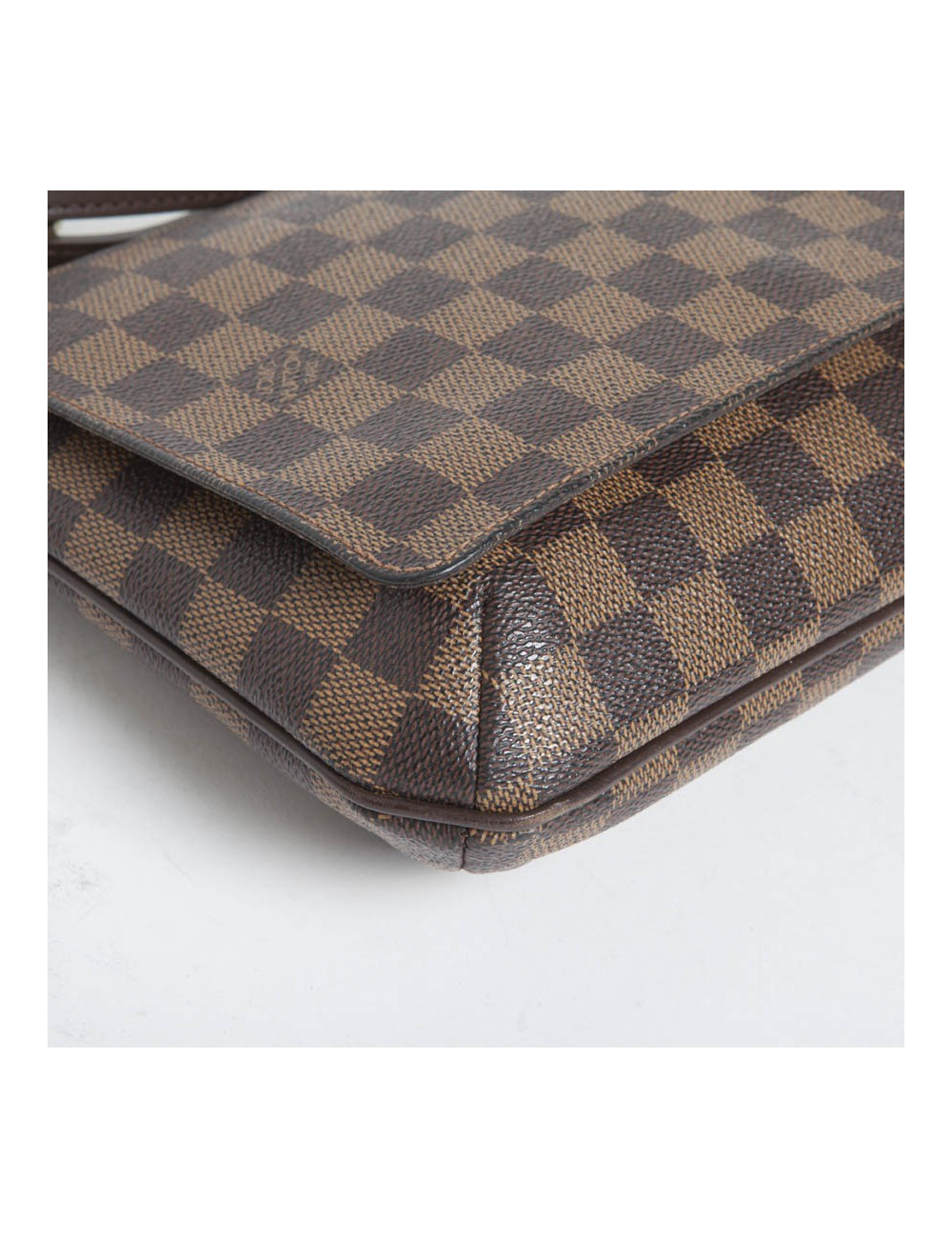 LOUIS VUITTON damier canvas bag