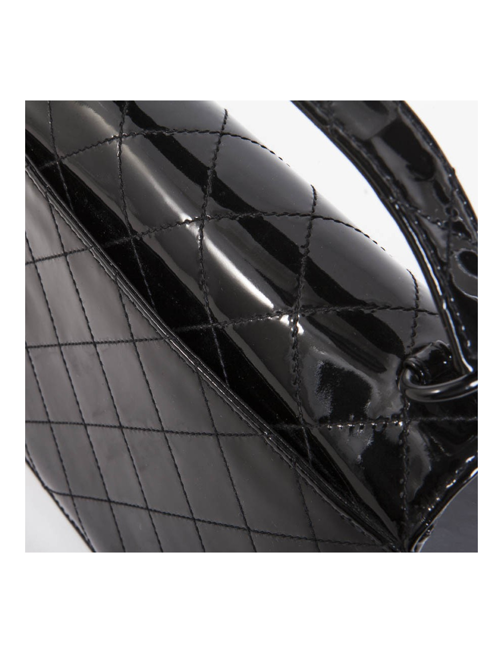 Sac CHANEL cuir verni noir vintage