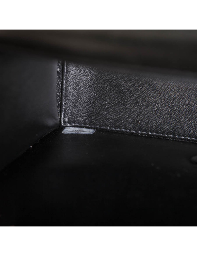 Sac CHANEL cuir verni noir vintage