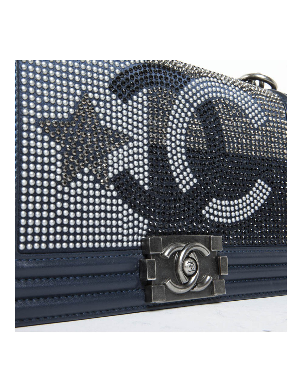 Sac Boy CHANEL bleu marine strass