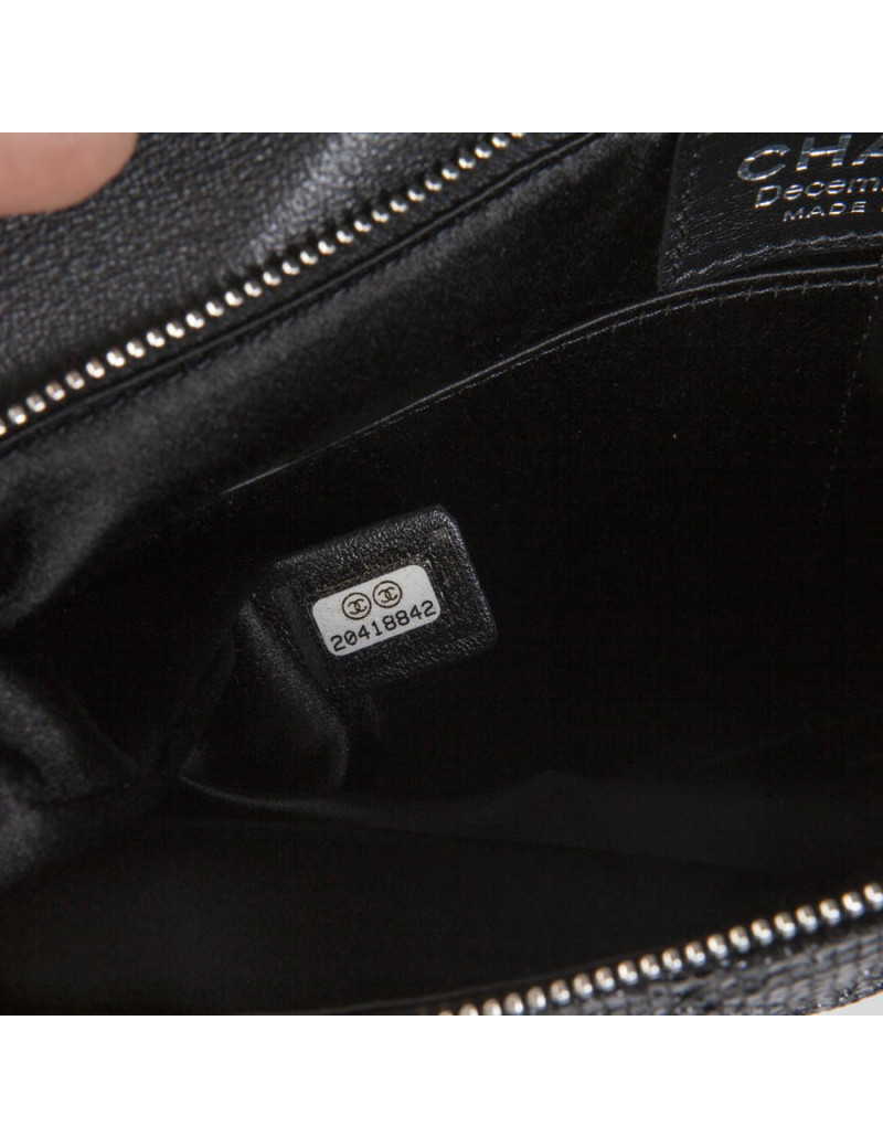 CHANEL evening bag in quilted laminated leather