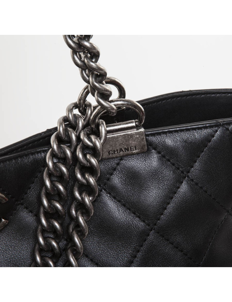 Sac cabas CHANEL cuir matelassé noir