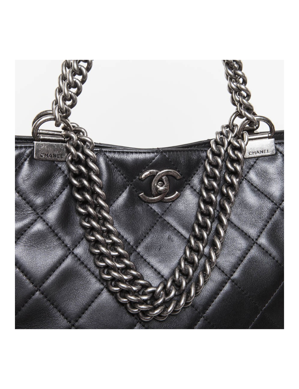Sac cabas CHANEL cuir matelassé noir