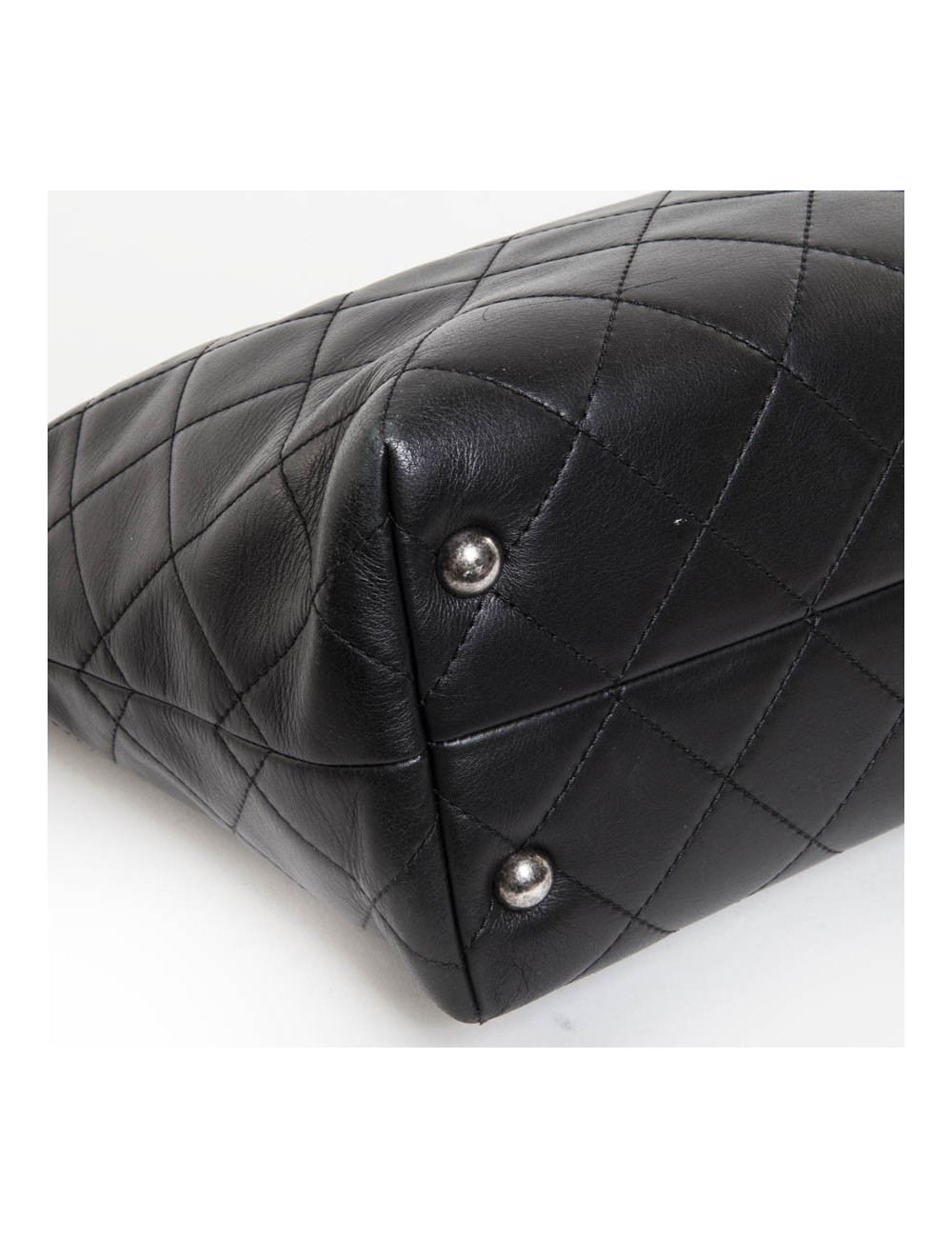 Sac cabas CHANEL cuir matelassé noir