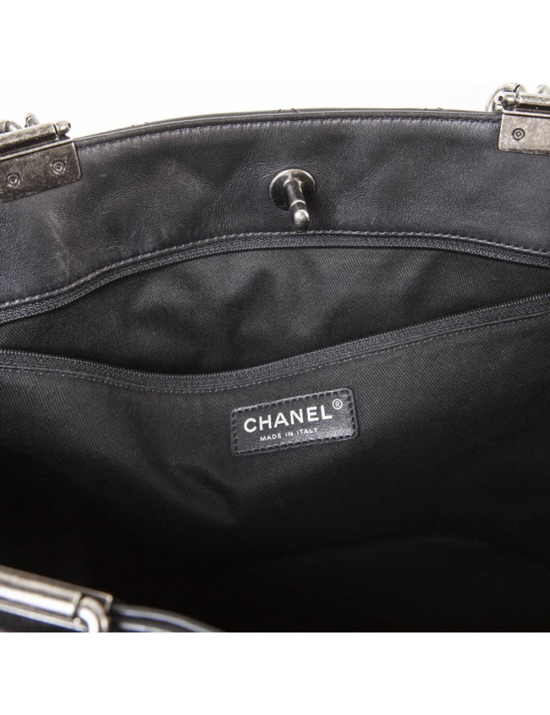Sac cabas CHANEL cuir matelassé noir