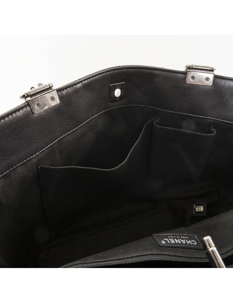 CHANEL black quilted leather tote bag