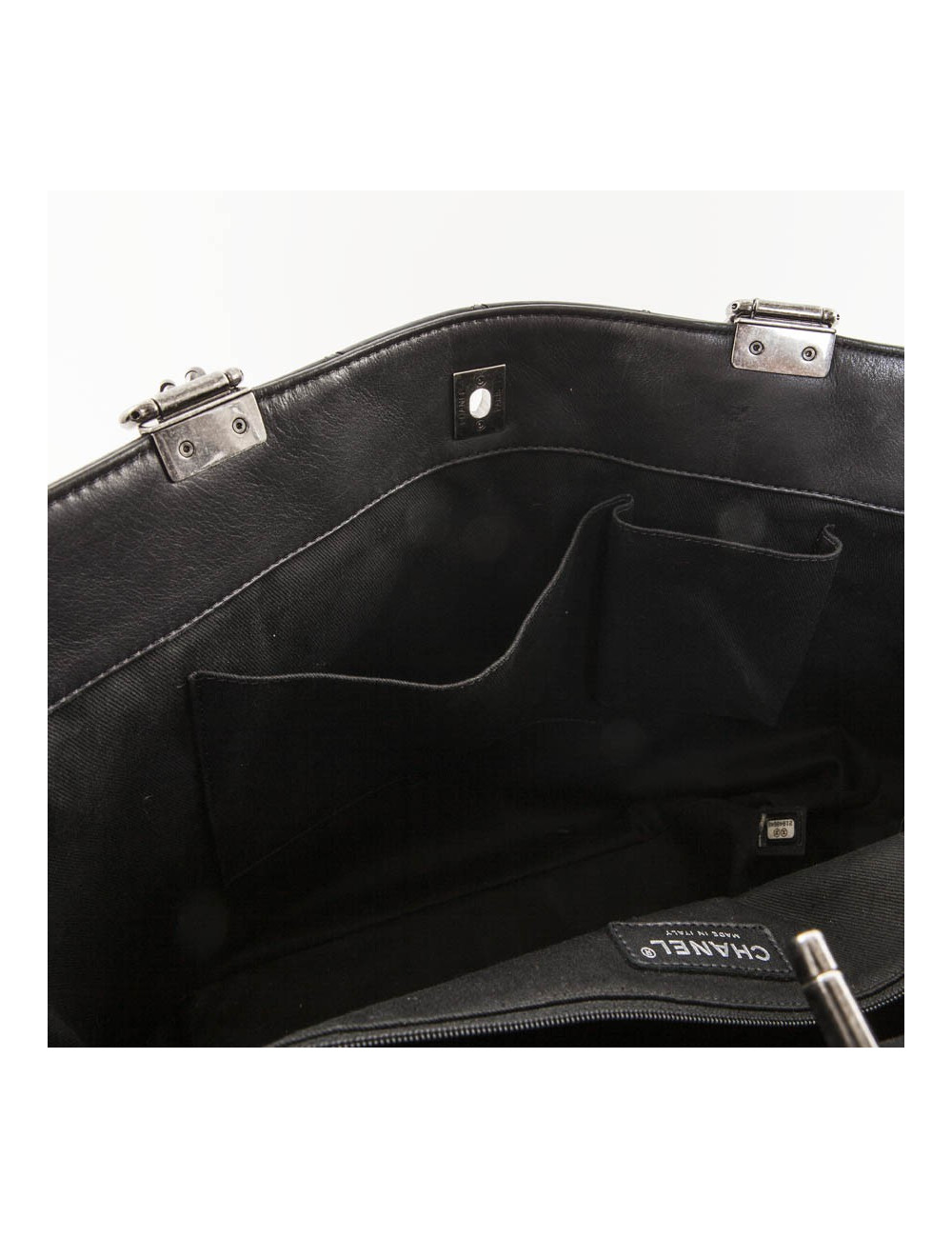 Sac cabas CHANEL cuir matelassé noir