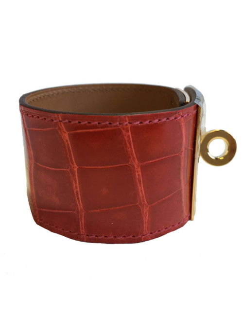 Manchette HERMES "Kelly dog" en alligator couleur géranium