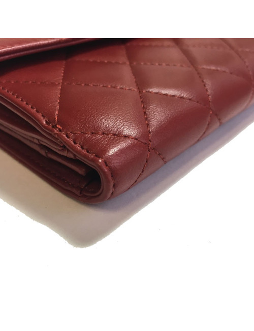 Portefeuille CHANEL en cuir matelassé rouge