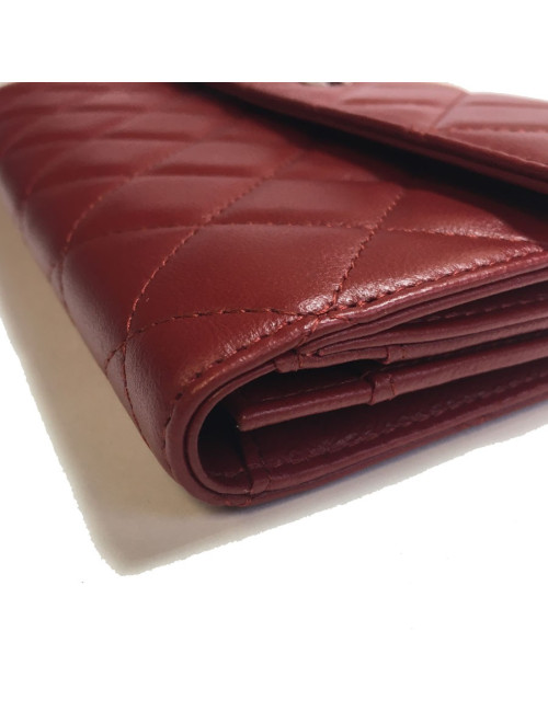 Portefeuille CHANEL en cuir matelassé rouge