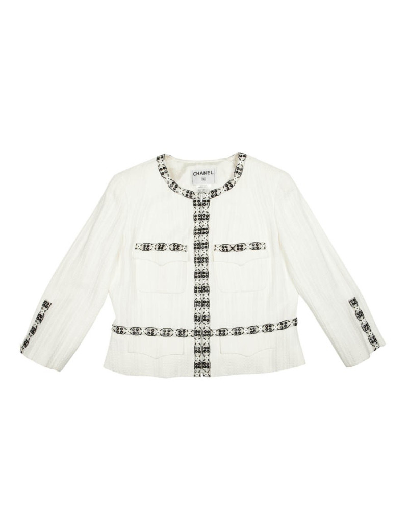 Veste CHANEL T 46 blanche avec liserés  en perles,  sequins  et boutons blancs nacrés