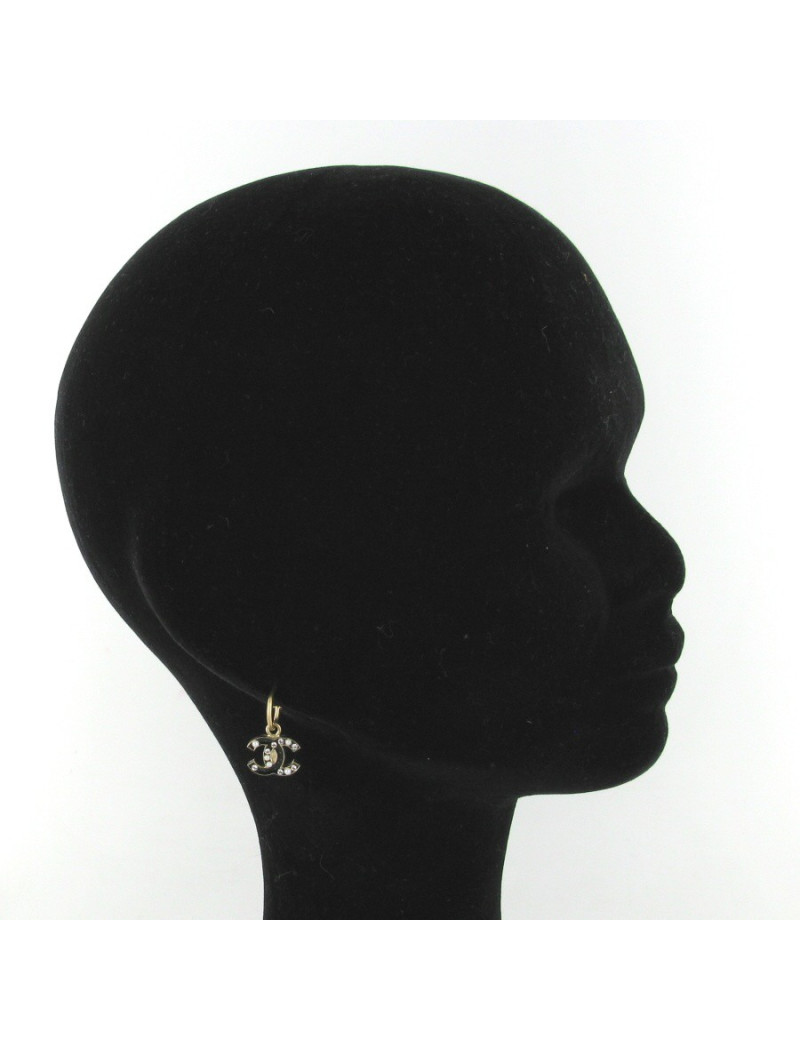 Clous d'oreilles CC émaillés noirs CHANEL