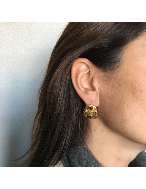 Boucles d'oreilles clous CHANEL en métal doré vintage