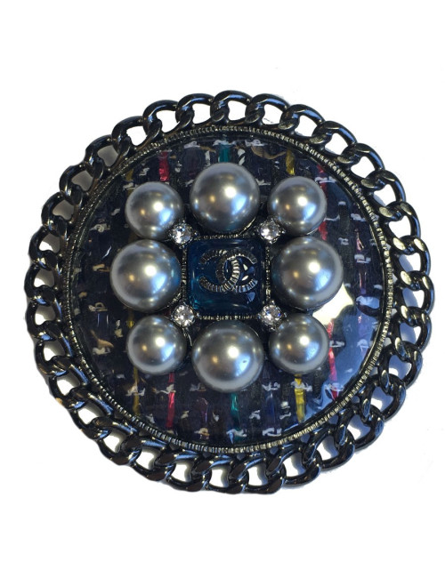 Broche CHANEL couture en ruthénium, tweed et perles grises et strass
