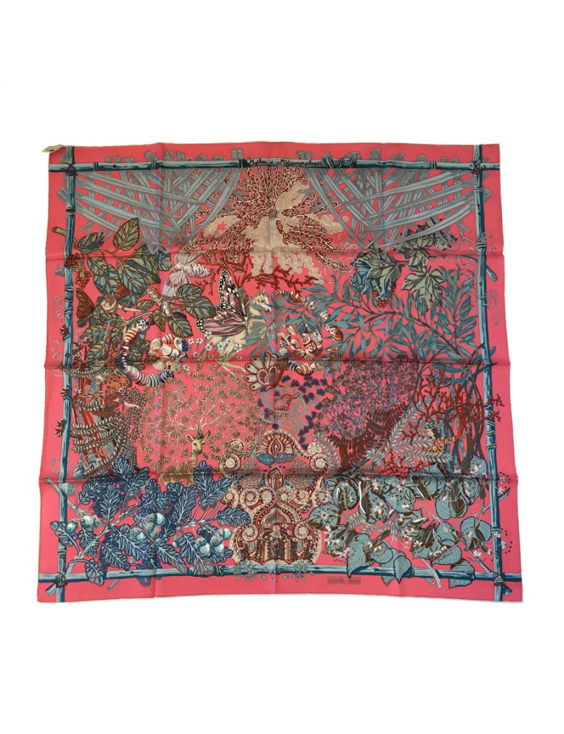 Carré HERMES "Mythes et Métamorphoses" en soie rose