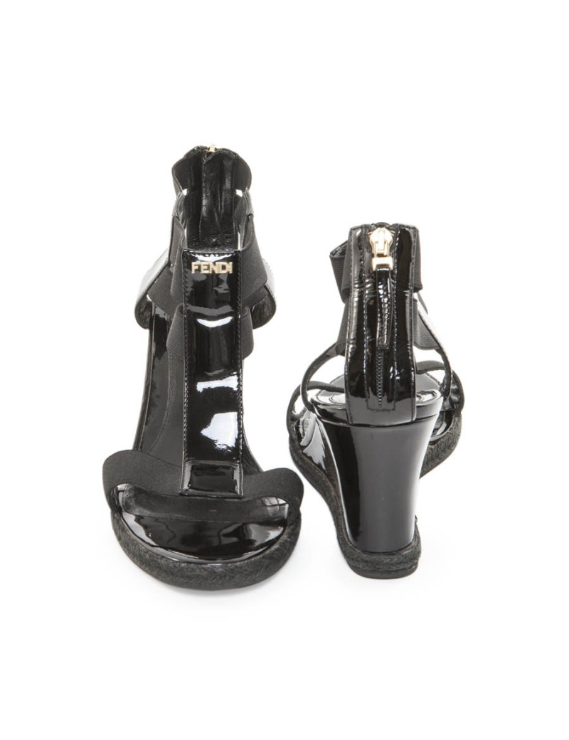 FENDI T 39 EN Black patent leather sandals