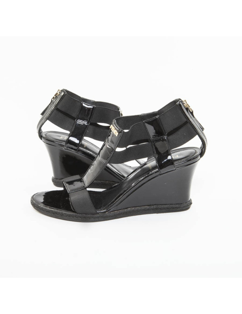 Sandales FENDI T 39 cuir verni