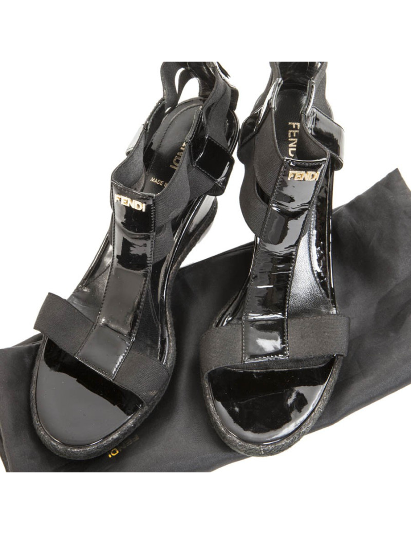 FENDI T 39 EN Black patent leather sandals