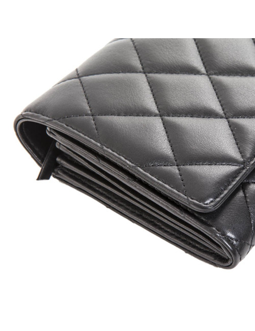 Portefeuille CHANEL cuir d'agneau matelassé noir "CC"