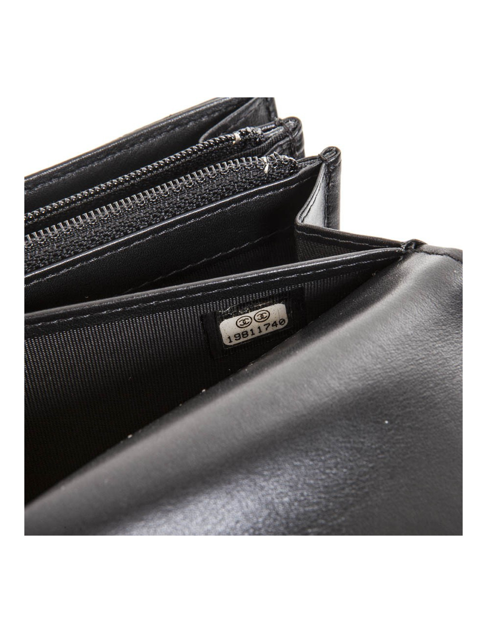 Portefeuille CHANEL cuir d'agneau matelassé noir "CC"