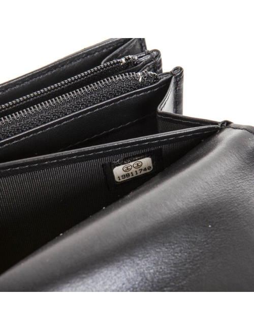 Portefeuille CHANEL cuir d'agneau matelassé noir "CC"