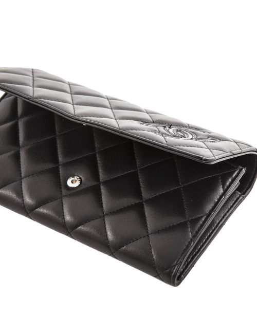 Portefeuille CHANEL cuir d'agneau matelassé noir "CC"