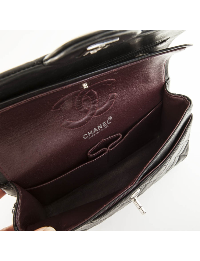 Sac timeless CHANEL cuir d'agneau lisse noir