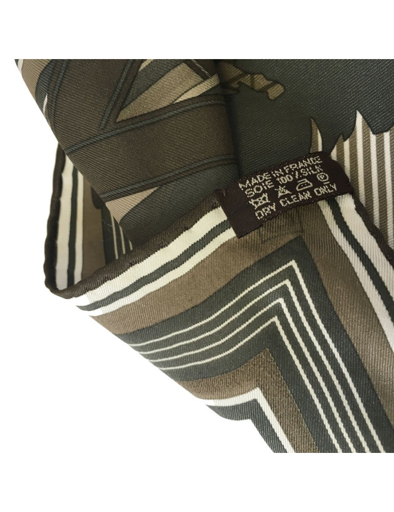 "GRV2392" HERMES square silk green, Khaki and white