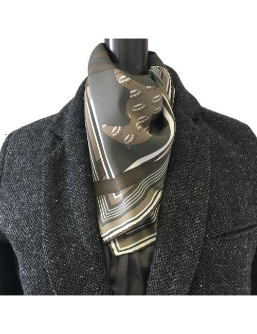 "GRV2392" HERMES square silk green, Khaki and white