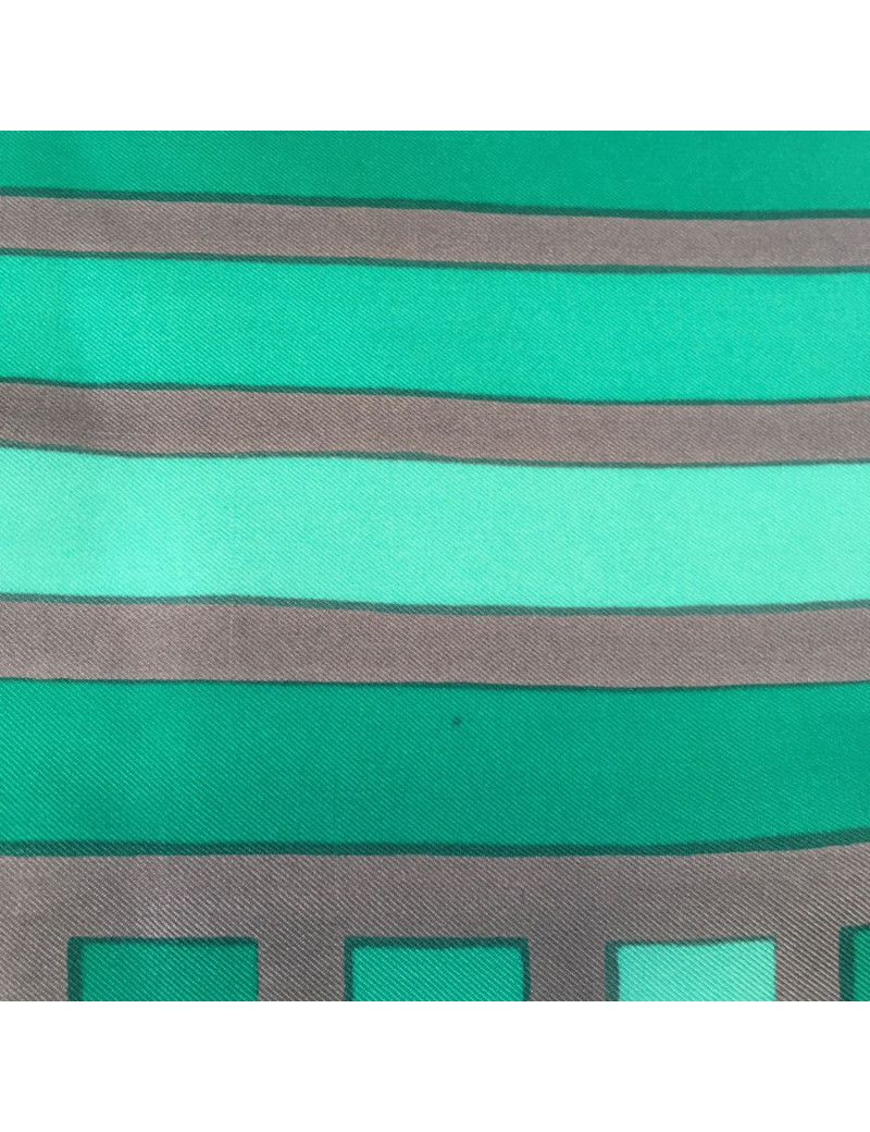 Foulard YVES SAINT LAURENT en soie vert et gris
