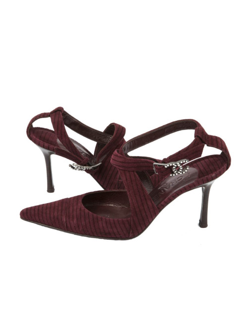 CHANEL T39, 5 Maroon suede pumps