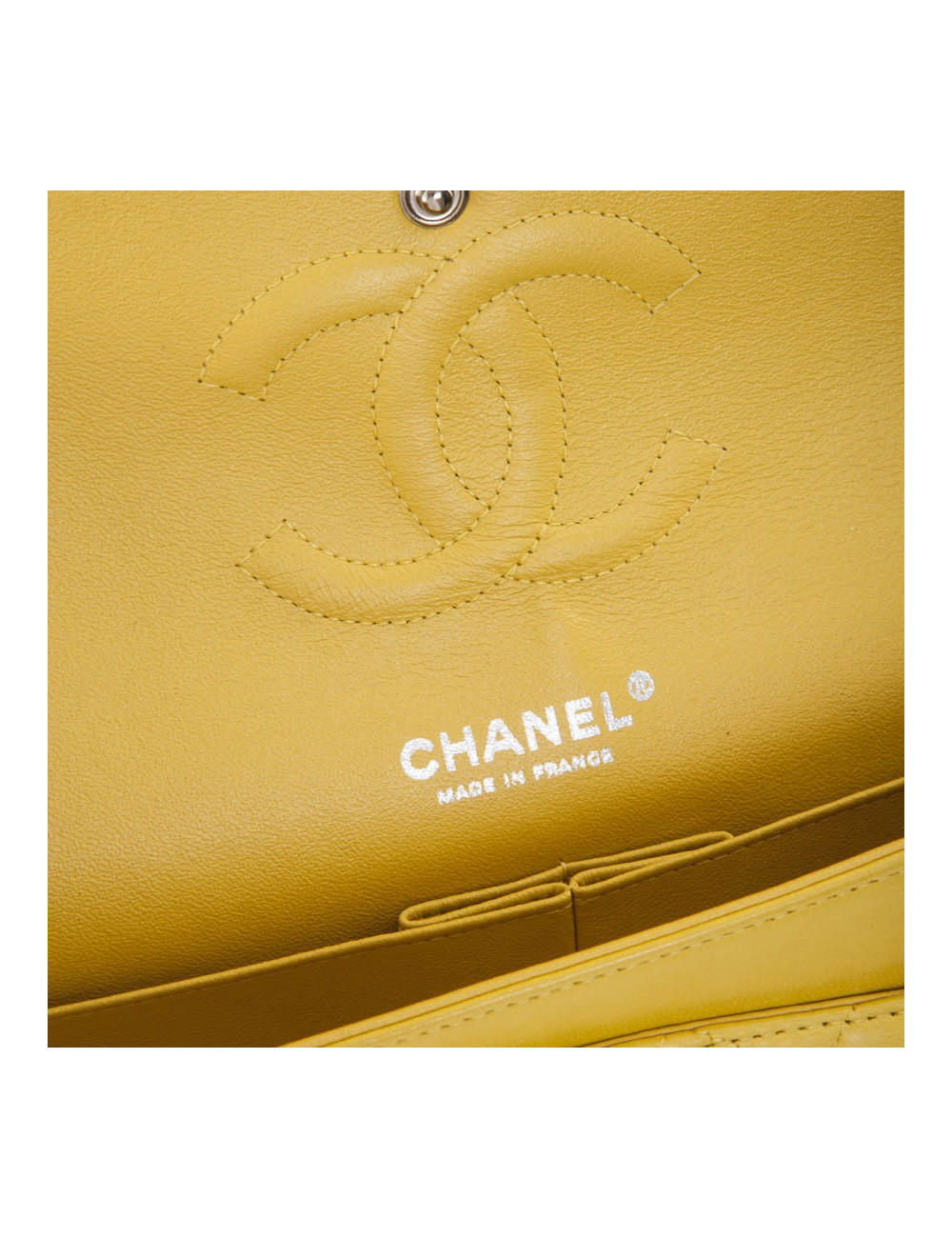 Sac timeless CHANEL cuir d'agneau lisse jaune