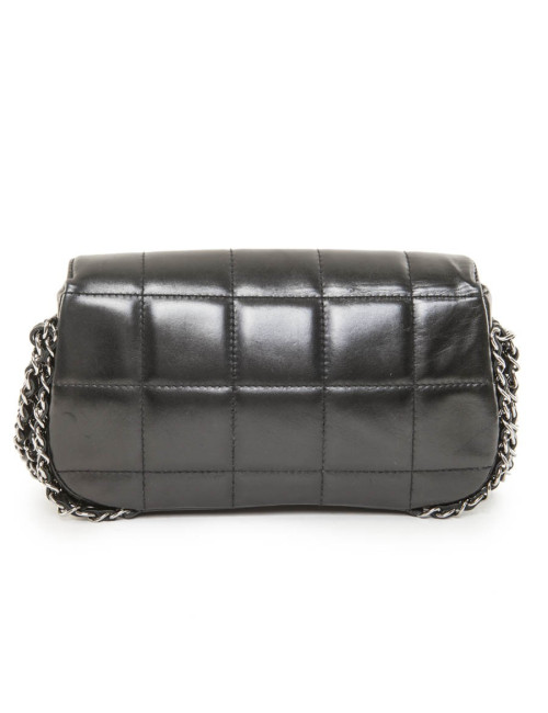 Sac CHANEL chaines et cuir matelassé noir