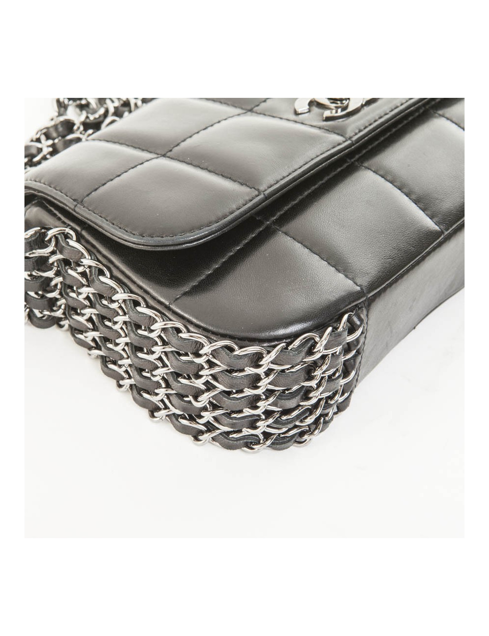 Sac CHANEL chaines et cuir matelassé noir
