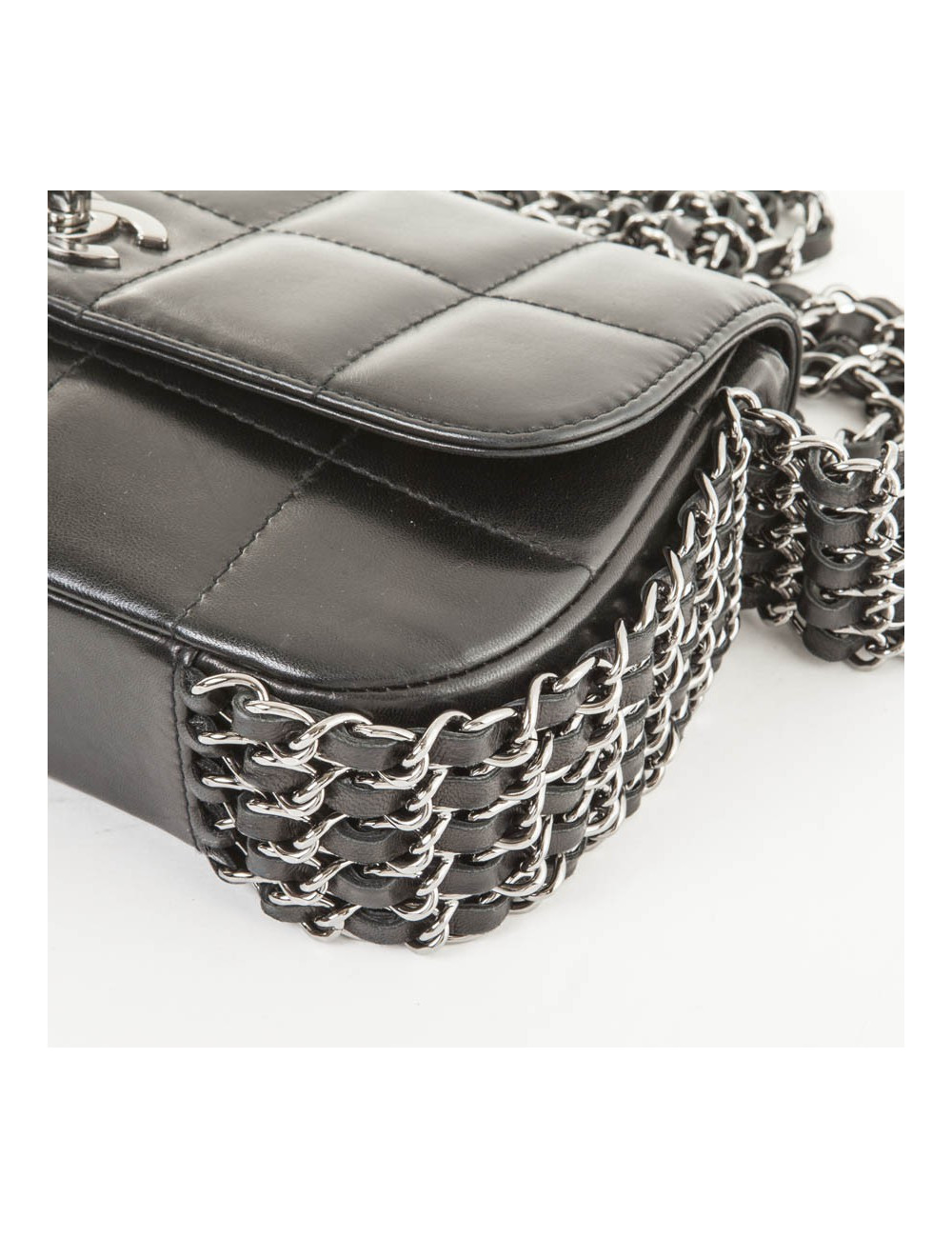 Sac CHANEL chaines et cuir matelassé noir