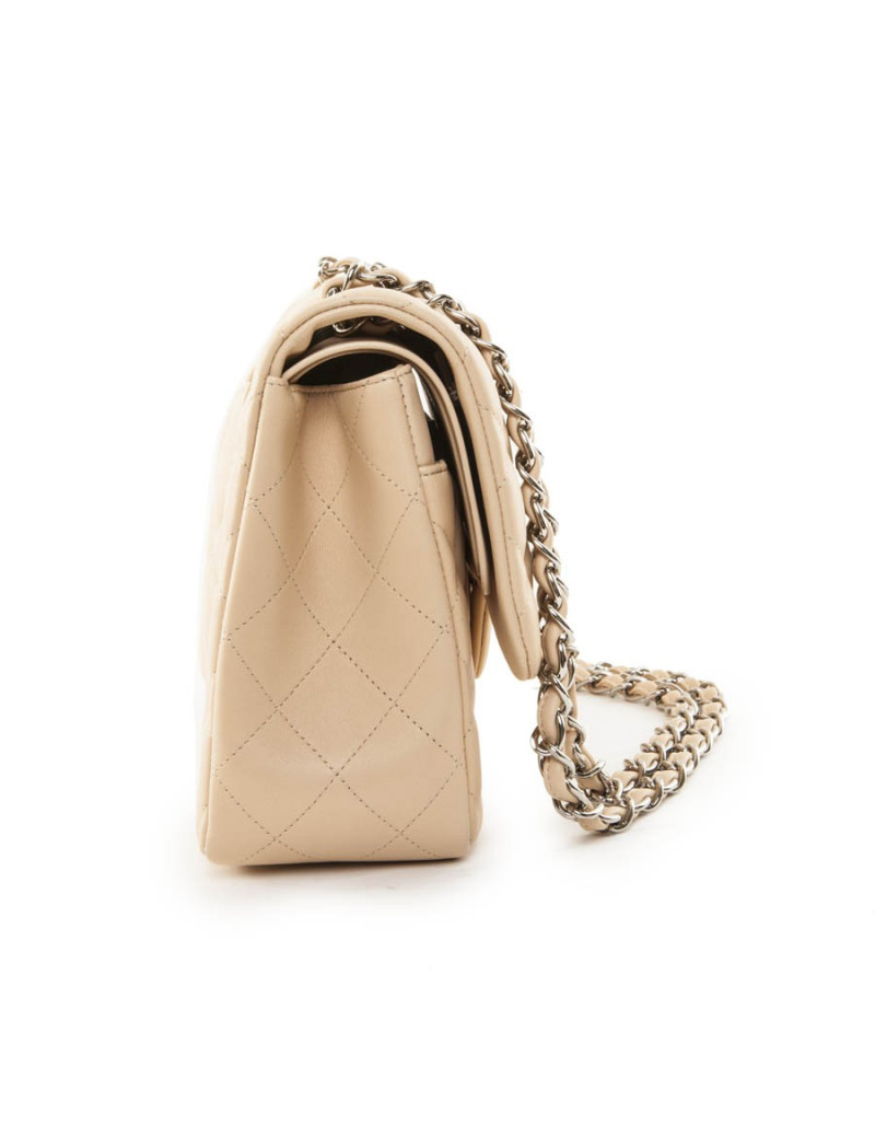 Sac jumbo CHANEL cuir d'agneau matelassé beige